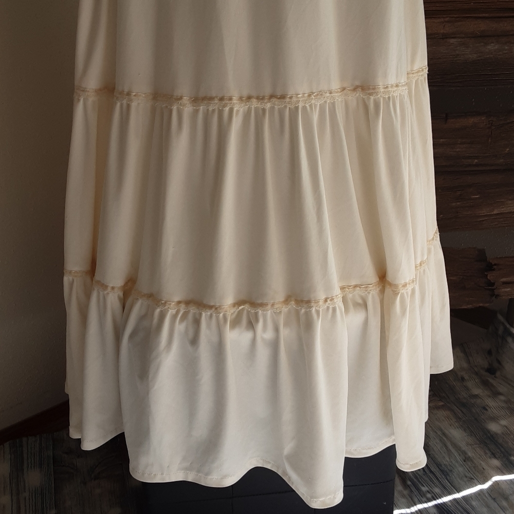 Vintage Wedding Dress - image 3